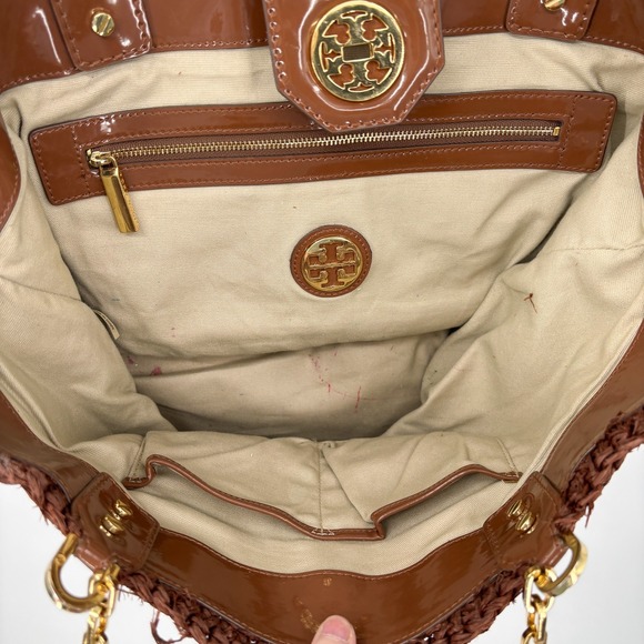 Tory Burch Woven Straw Tote Bag Gold Chain Patent Leather Trim Coastal Boho - Picture 9 of 9